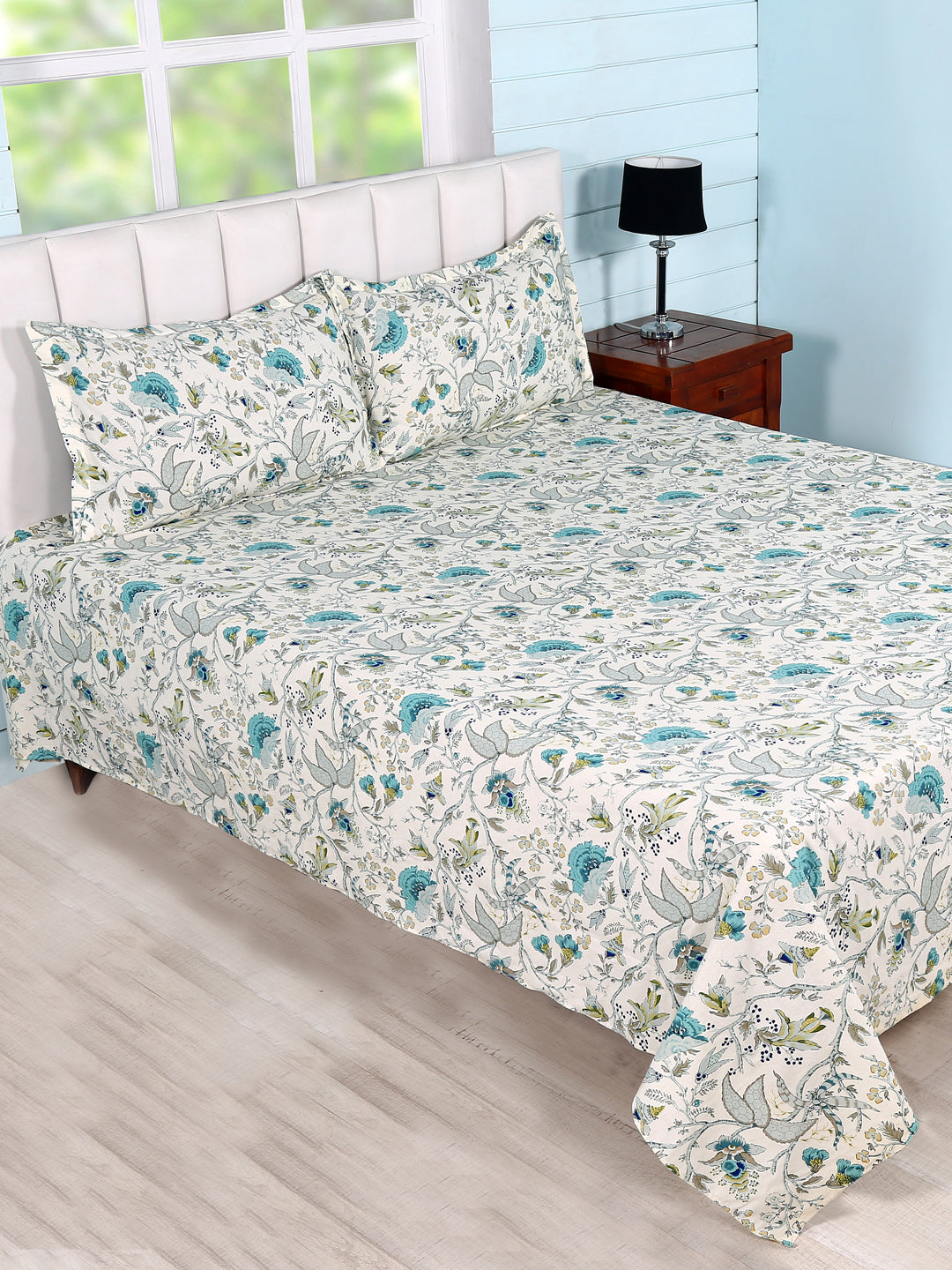 Bedsheets in Firozi/Cream colour made with Cotton Material , Bedding - 3 Pcs Set