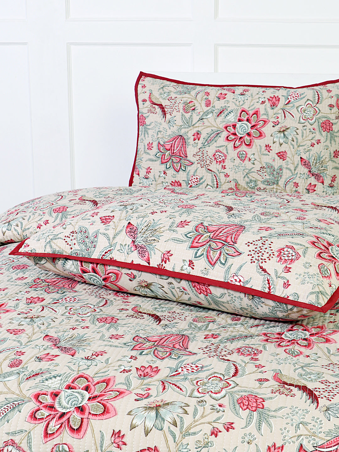 Red Cotton printed comforter reversible design