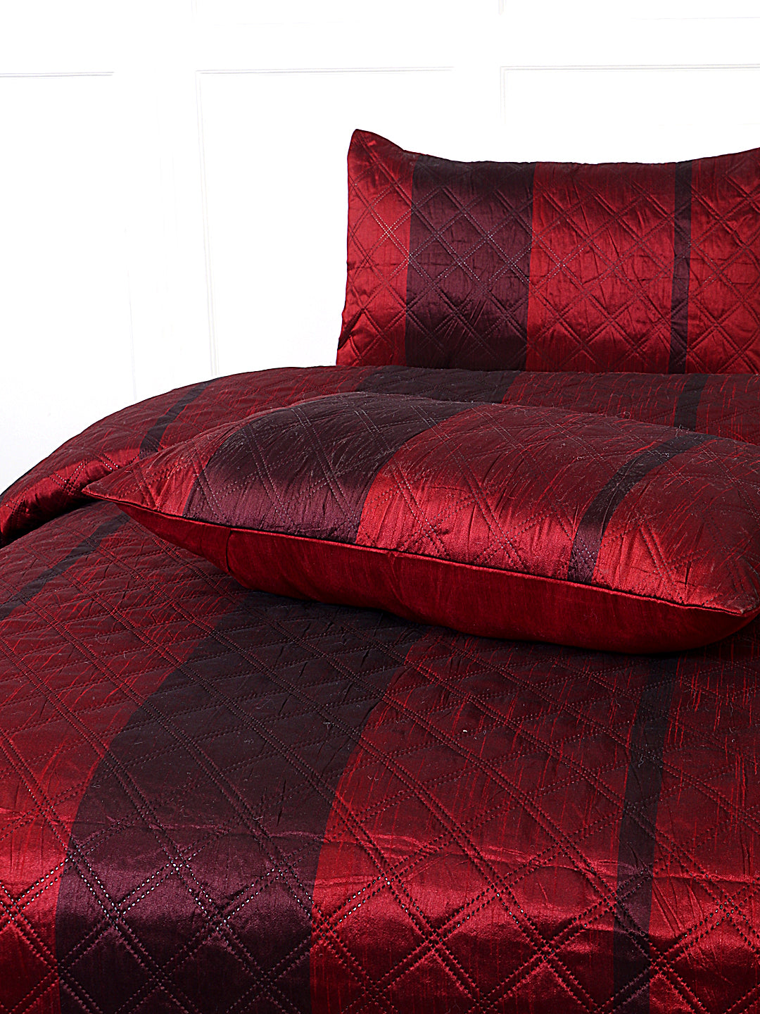 Premium Maroon Color Printed Reversible Quilted Double King Bed Cover Set - 3Pcs