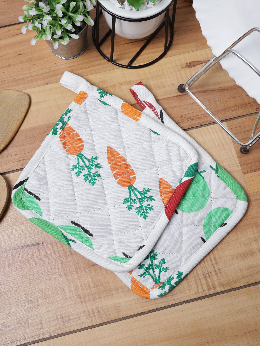 Set of 2 Quilted Heat Resistant Cotton Pot Holder Multi Color