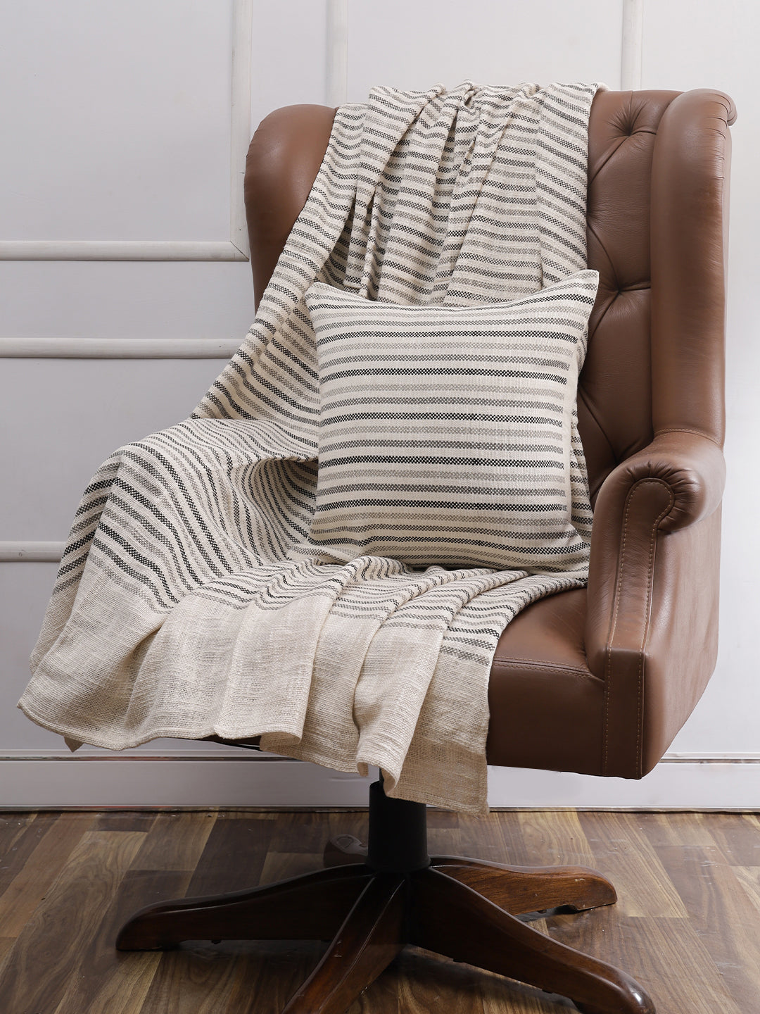 Soumya Premium Throw and Cushion Cover Set Black and Grey Color, 1 Pc